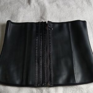 Black Waist Trainer Crop Top with Front Zipper